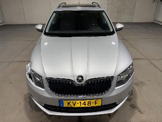 Skoda Octavia 1.6TDI 81kW Automaat Panoramadak picture 20