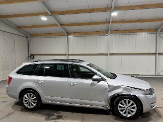 Skoda Octavia 1.6TDI 81kW Automaat Panoramadak picture 2