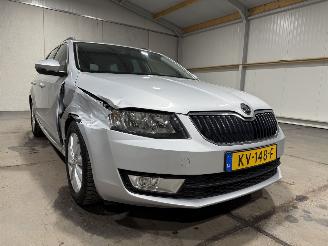 Skoda Octavia 1.6TDI 81kW Automaat Panoramadak picture 22