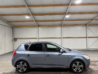 skadebil auto Kia Cee d 1.4 80kW Airco X-Tra 2007/4