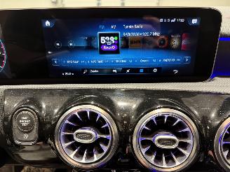 Mercedes Cla-klasse Shootingbrake 180 100kW Automaat Premium Plus picture 32