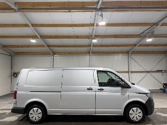 krockskadad bil auto Volkswagen Transporter 2.0TDI 81kW L2H1 Schuifdeur 2021/5