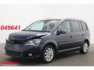 Damaged car Volkswagen Touran 1.2 TSI Highline 1e Eig!! Navi Clima Cruise PDC 39.189 km!! 2014/1