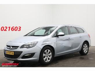 Avarii autoturisme Opel Astra Sports Tourer 1.4 Turbo Blitz Navi Airco Cruise PDC AHK 2015/11