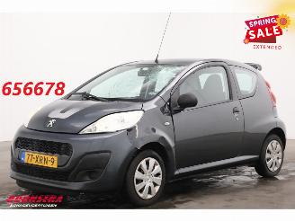 Damaged car Peugeot 107 1.0 XR 3-DRS Airco 104.908 km! 2012/7
