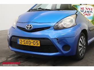 Toyota Aygo 1.0 VVT-i Now 5-drs Airco Navi Bluetooth 92.182 km! picture 6