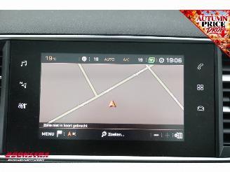 Peugeot 308 1.2 PT Aut. Premium Panorama Navi Clima Camera PDC AHK Cruise Apple/Android picture 24