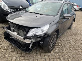 Coche accidentado Peugeot 2008 1.2 PureTech BlueLine   ( 13298 Km !!! ) 2017/1