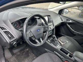 Ford Focus 1.0   5 Drs picture 10