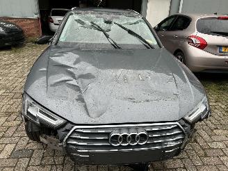Audi A4 Avant  35 TDI Automaat picture 2