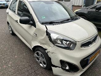 Kia Picanto 1.0 CVVT Comfort Plus picture 3