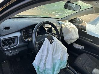 Kia Rio 1.0 T-GDI picture 12