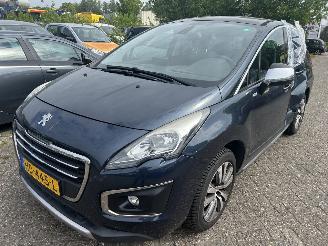 krockskadad bil auto Peugeot 3008 Style  1.2 2015/10