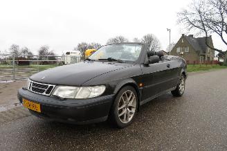 uszkodzony samochody osobowe Saab 900 2.3I CABRIOLET 1996/1