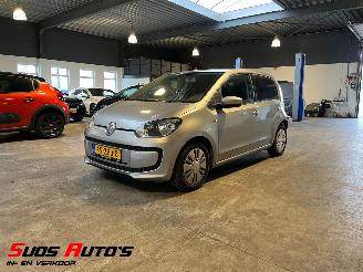 Damaged car Volkswagen Up! 1.0 move up! BlueMotion 2013/1