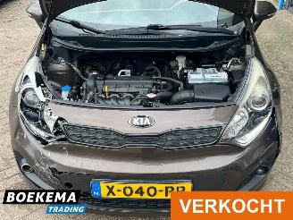 Kia Rio 1.4 CVVT 110PK Super Pack Leer Open-Dak Navigatie Stoelverw picture 10