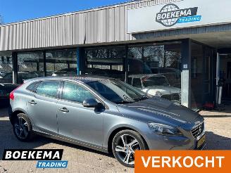 krockskadad bil auto Volvo V-40 2.0 D4 190PK Business Navigatie Cruise PDC Trekhaak 2014/9