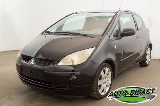 damaged passenger cars Mitsubishi Colt 1.4i Airco 2005/11