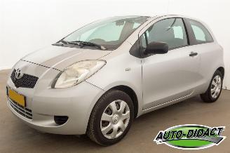 skadebil auto Toyota Yaris 1.0 VVTi Airco 2008/4