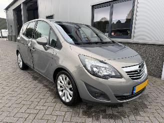 damaged passenger cars Opel Meriva 1.4 Turbo Cosmo 12-PDP-4 2011/1