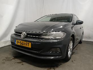 uszkodzony samochody osobowe Volkswagen Polo Polo VI (AW1) Hatchback 5-drs 1.0 TSI 12V (CHZL) [70kW]  (06-2017/...)= 2018/7