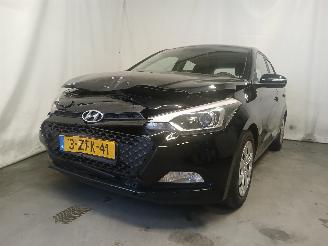 Damaged car Hyundai I-20 i20 (GBB) Hatchback 1.2i 16V (G4LA) [62kW]  (11-2014/08-2020) 2014/12