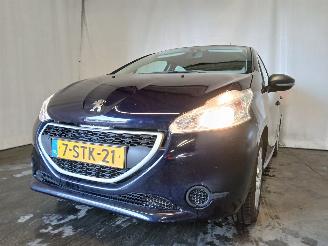 Voiture accidenté Peugeot 208 208 I (CA/CC/CK/CL) Hatchback 1.0 Vti 12V PureTech (EB0(ZMZ)) [50kW]  =
(03-2012/12-2019) 2013/12
