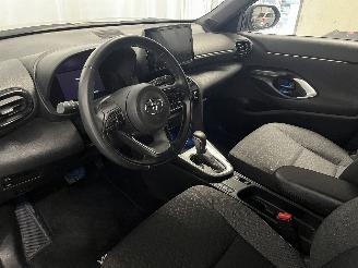 Toyota Yaris Yaris Cross (PB1/PJ1) SUV 1.5 12V Hybrid 115 (M15AFXE) [85kW]  (09-202=
0/...) picture 20