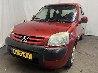 Voiture accidenté Peugeot Partner Partner Combispace MPV 1.6 16V (TU5JP4(NFU)) [80kW]  (07-2001/03-2008)= 2006/8