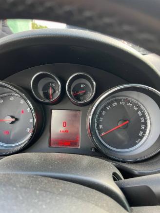 Auto incidentate Opel Insignia Insignia Sedan 1.8 16V Ecotec (A18XER(Euro 5)) [103kW]  (07-2008/03-20=
17) 2009/4
