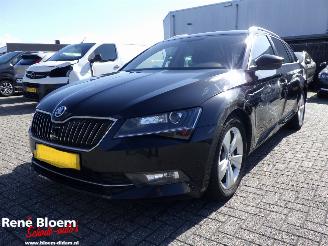 krockskadad bil auto Skoda Superb Combi 1.6 TDI Greenline Business 120pk 2018/1
