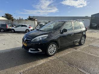 krockskadad bil auto Renault Scenic 1.2 Tce  Limited 2014/10