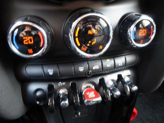 Mini Cooper Essential picture 20