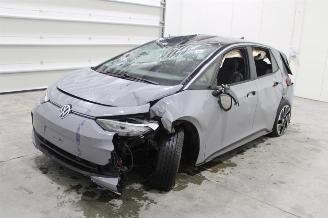 damaged passenger cars Volkswagen ID.3  2025/1