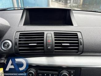 BMW 1-serie 1 serie (E81), Hatchback 3-drs, 2006 / 2012 120i 16V picture 20