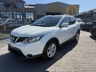 Voiture accidenté Nissan Qashqai 1.2 DIG-T TEKNA 2015/4