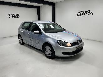 Vaurioauto  passenger cars Volkswagen Golf  2010/8