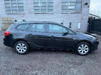 Unfallwagen Opel Astra 1.6 CDTI ENJOY 2015/11