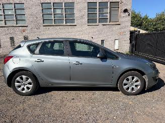 damaged passenger cars Opel Astra ENJOY 2014/8