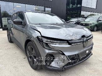 Damaged car Renault Mégane E-TECH  E-TECH ELECTRIC EVOLUTION 2025/2